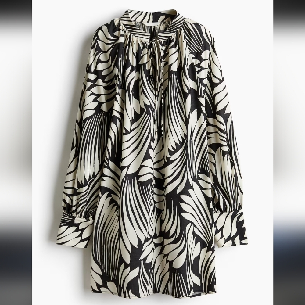 H&M Monochrome Leaf Print Long Sleeve Dress